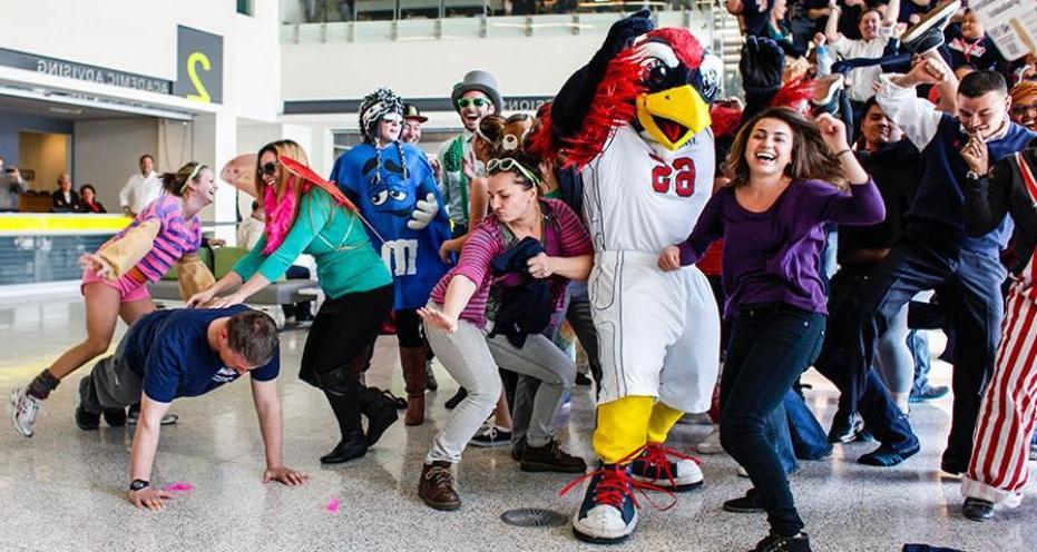 Students with Rowdy in JSSB Lobby